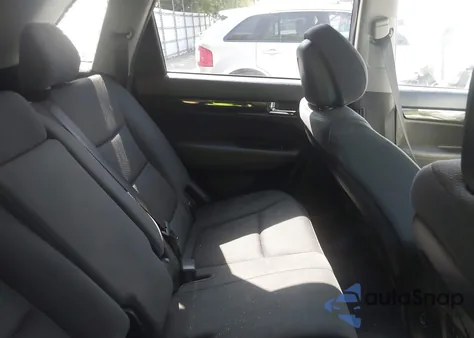 2011 Kia Sorento Lx from USA, damaged, VIN 5XYKTCA11BG140760